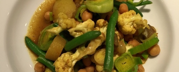 Indisk karryret | Krydret mad opskrift med karry og grøntsager