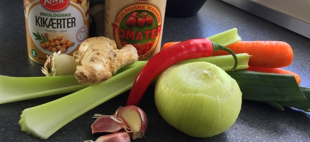 kikærtesuppe - opskrift med kokosmælk, ingefær og lime